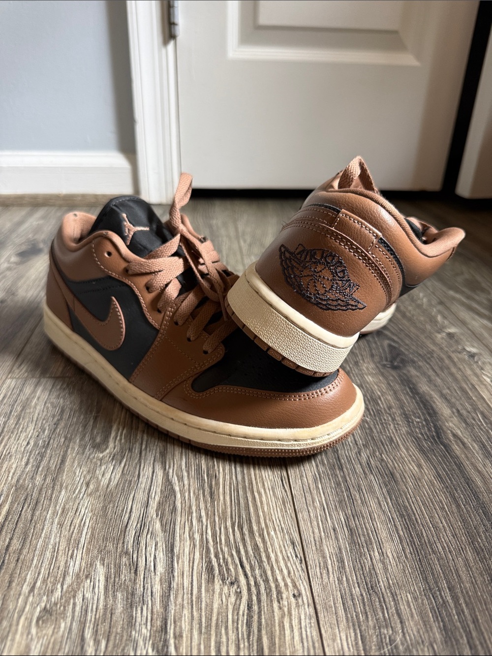 Nike Woman’s Low-Top Sneakers - Brown and Black Size 10